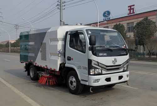 東風(fēng)多利卡國(guó)六HCQ5075TXSEQ6型洗掃車